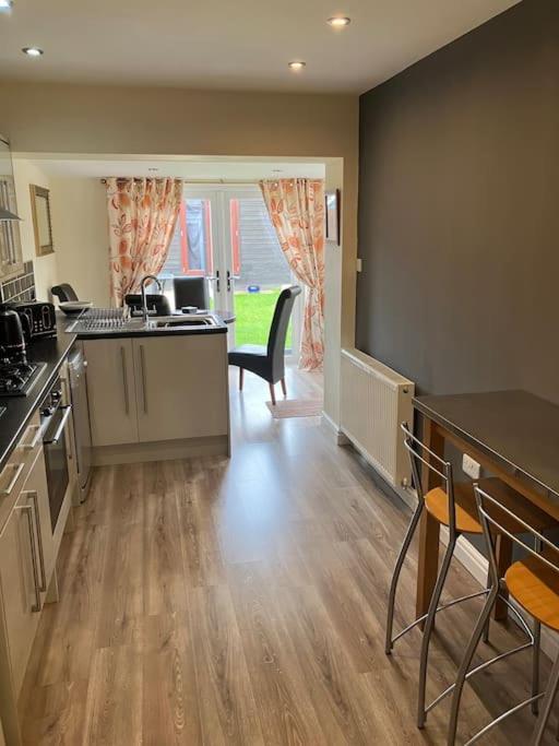 Ogilvie Lodge Llandudno Junction Εξωτερικό φωτογραφία