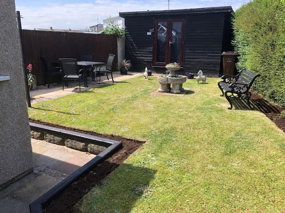 Ogilvie Lodge Llandudno Junction Εξωτερικό φωτογραφία